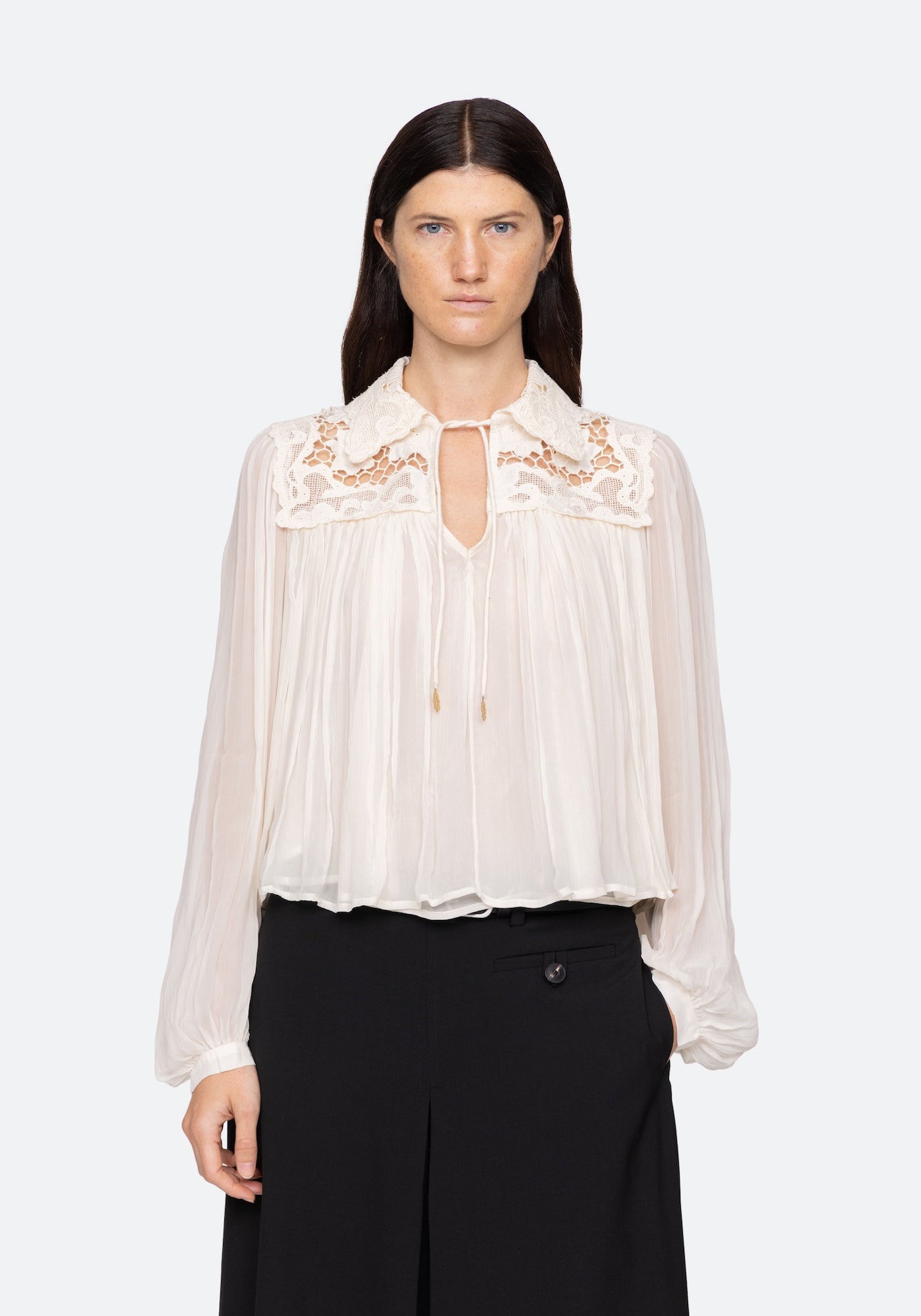 DAPHNE LACE LONG SLEEVE TOP IN CREAM