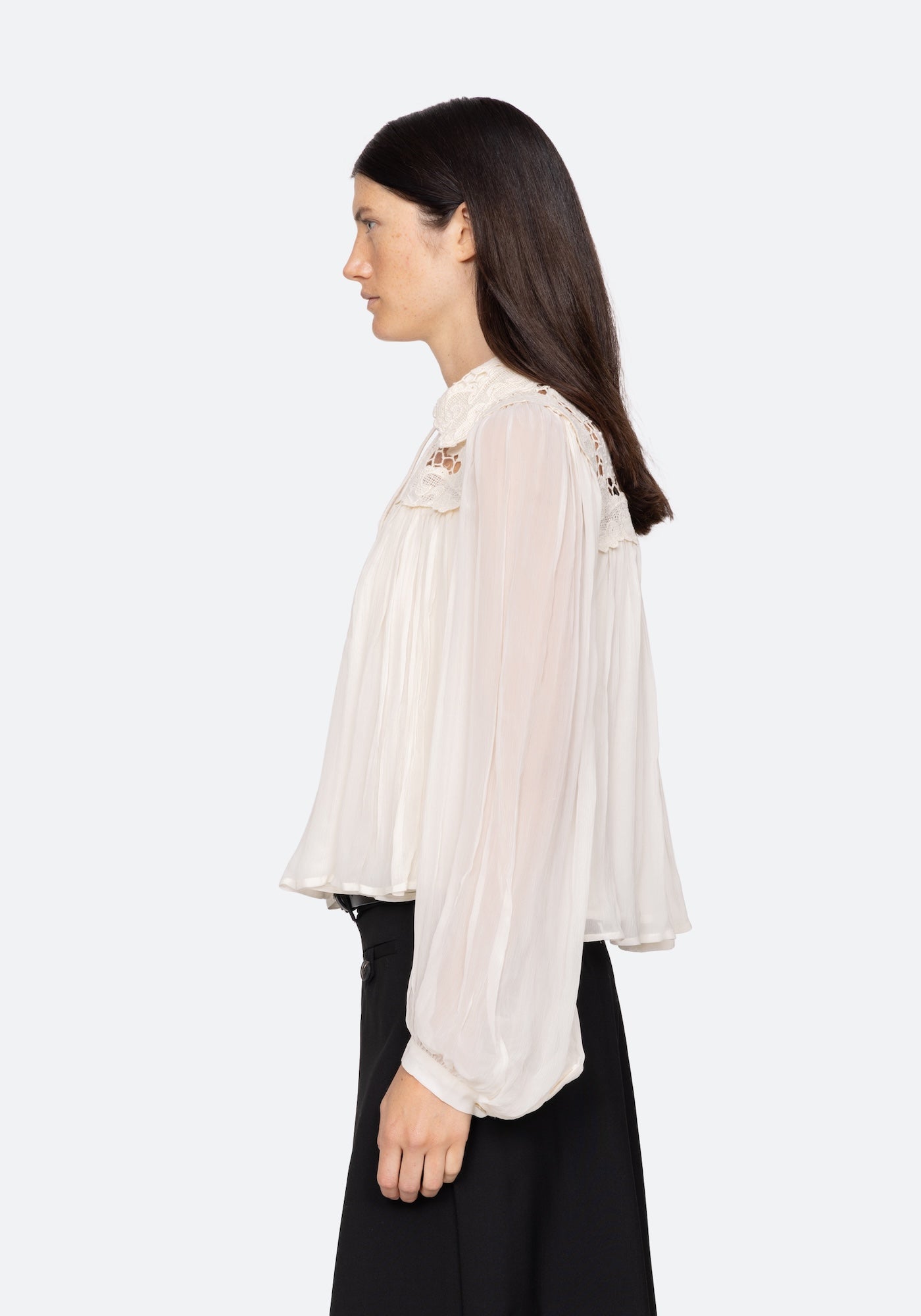 DAPHNE LACE LONG SLEEVE TOP IN CREAM