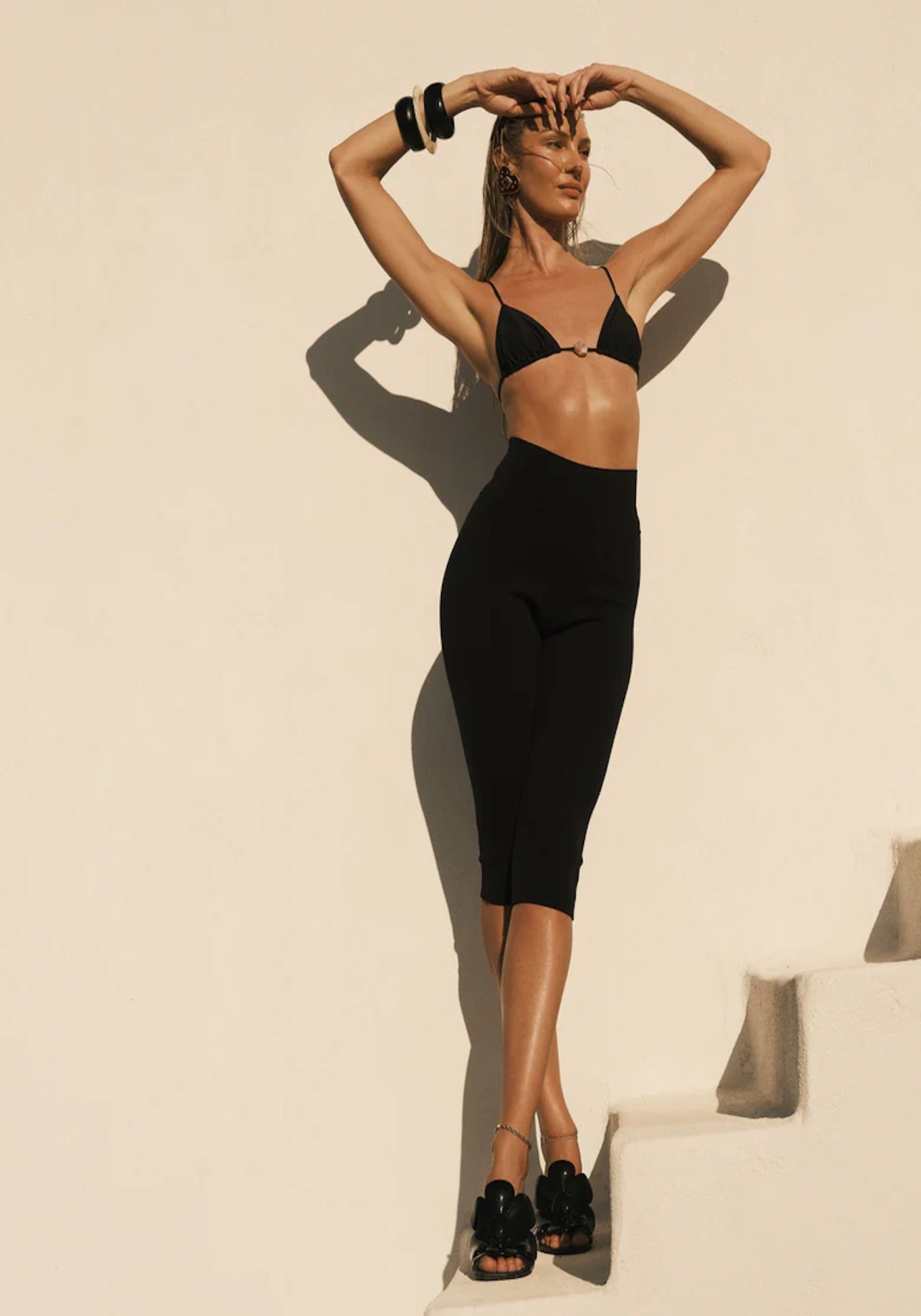 EQUATER SUPERFINE TOP IN BLACK SEERSUCKER